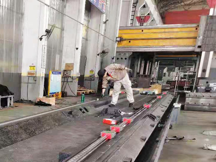 精科大恒廠家為您分析數(shù)控龍門銑床漏油都有哪些原因?